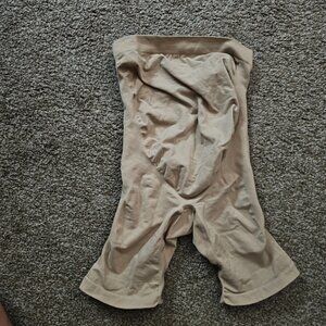 Skims Maternity Short